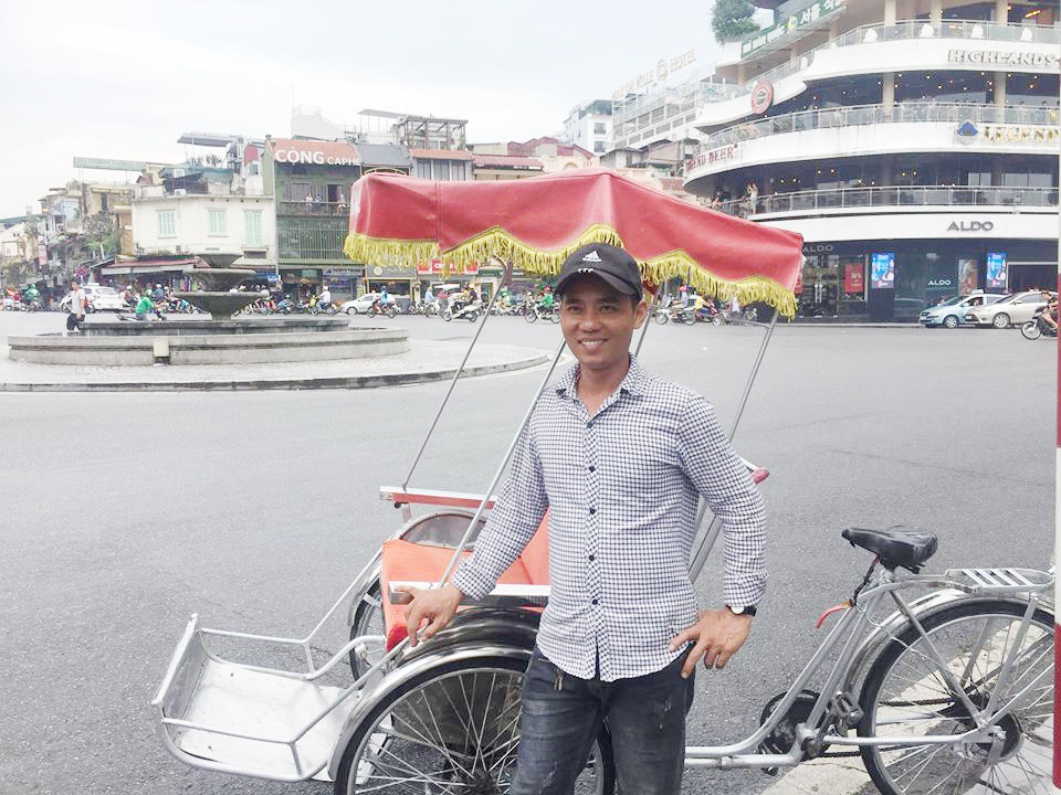 lai xe xich lo bi to tra tien am phu cho du khach nuoc ngoai phan phao va noi me toi dang om nang nghe tin nay cang benh them