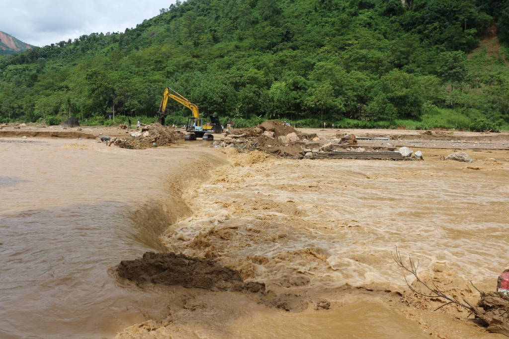khung canh hoang tan noi ron lu o yen bai