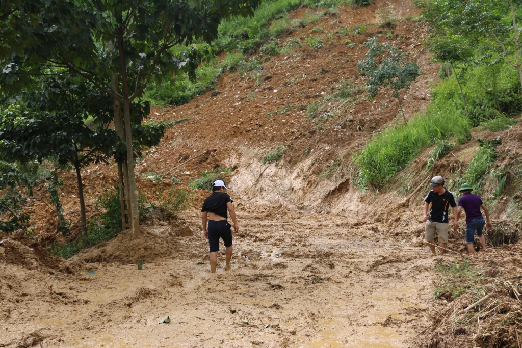 khung canh hoang tan noi ron lu o yen bai