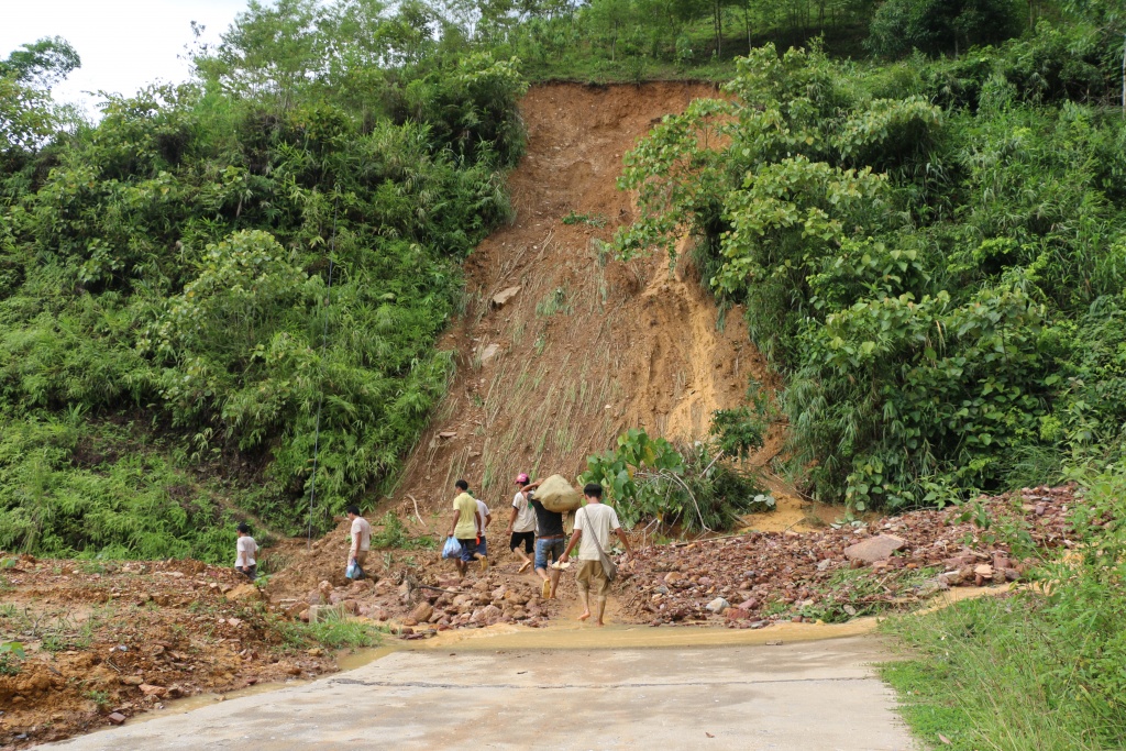 khung canh hoang tan noi ron lu o yen bai