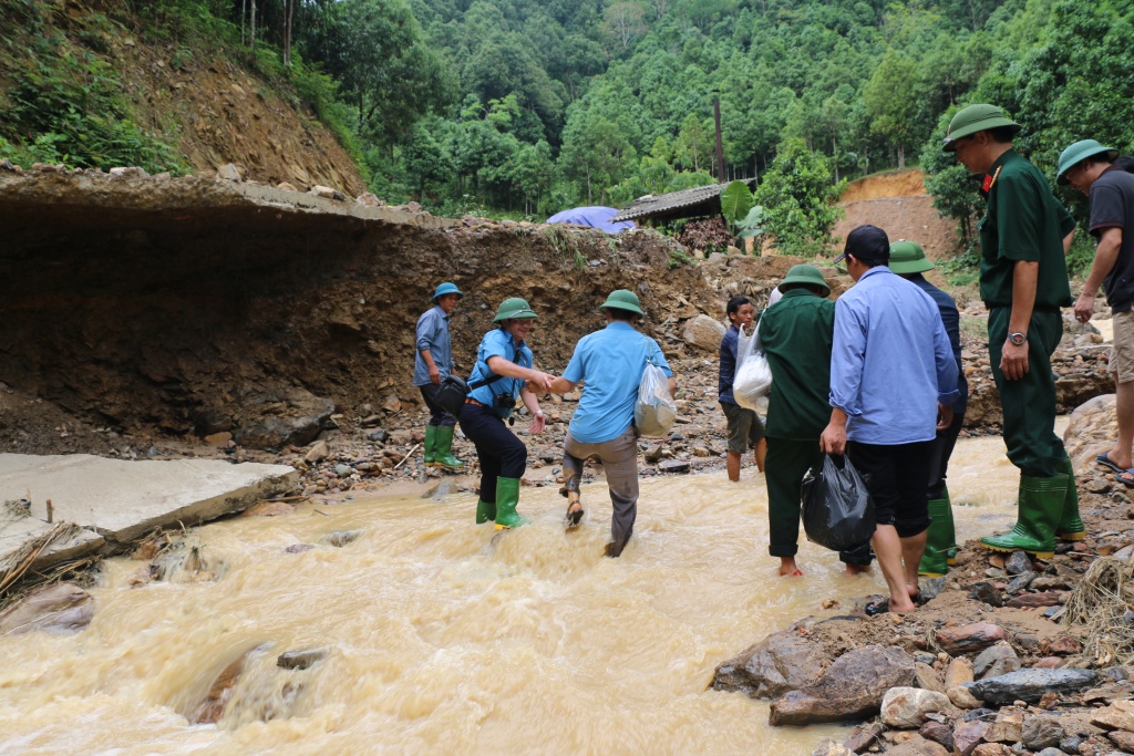 khung canh hoang tan noi ron lu o yen bai