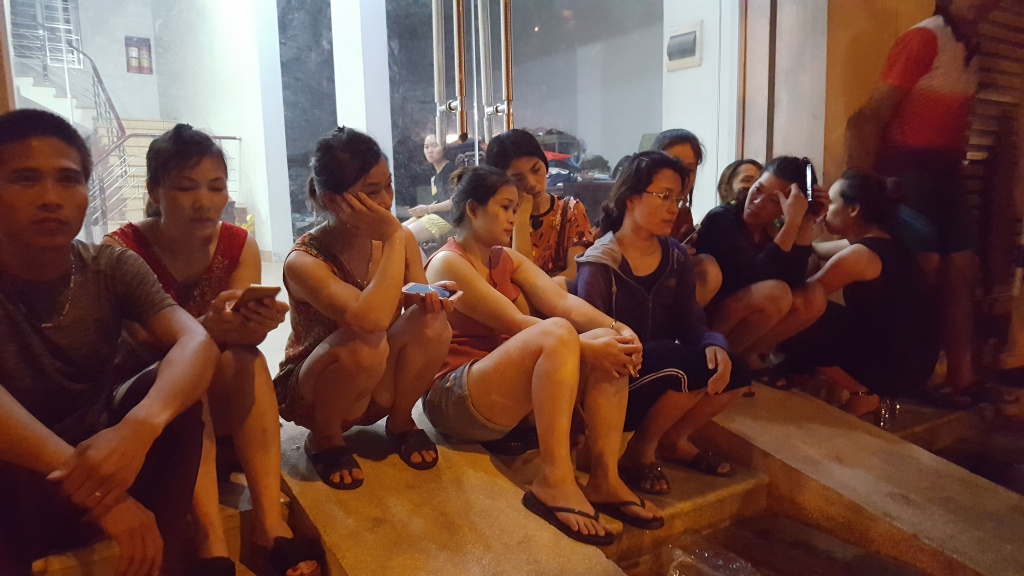 tieu thuong tai cho gao o hung yen chay kiot ban hang roi gia dinh toi se song sao day