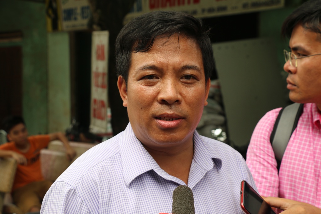 sat lo nha o hoa binh xuong song da khi phat hien vet nut toi dat vien gach duoc 10 phut thi sut mat