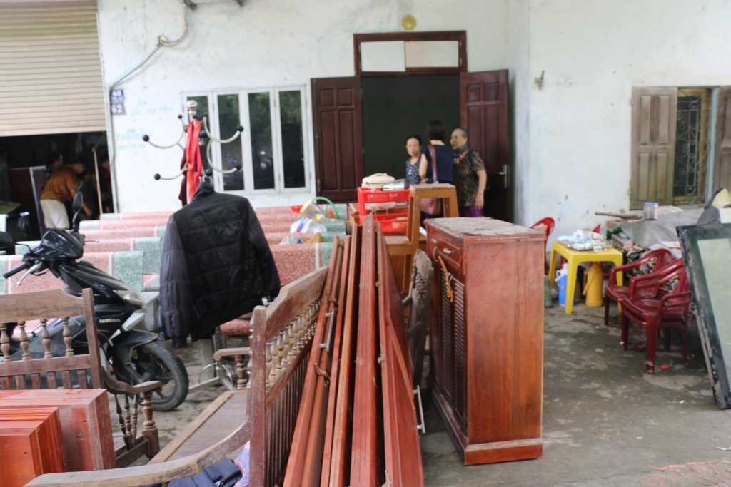 sat lo nha o hoa binh xuong song da mac nha sut van co xuong lay tai san