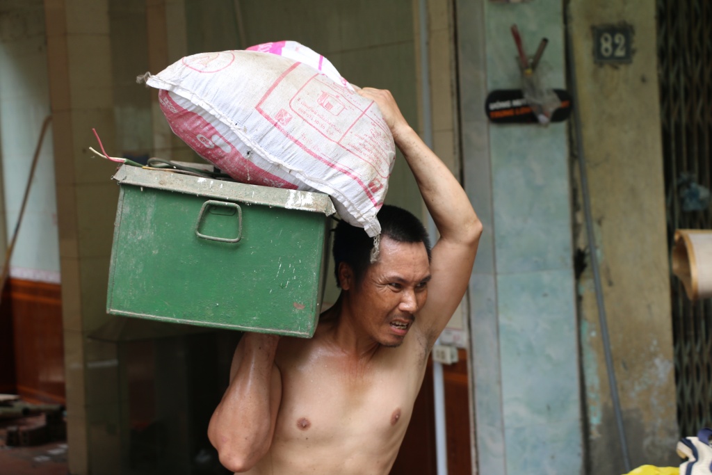 sat lo nha o hoa binh xuong song da mac nha sut van co xuong lay tai san