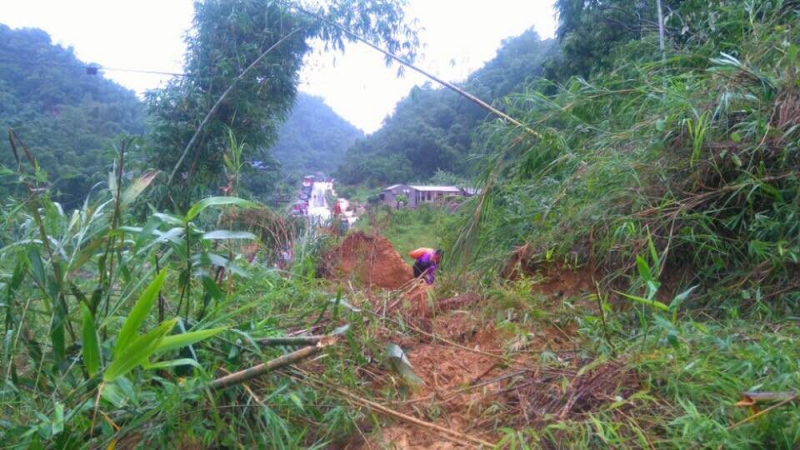 hoa binh chinh thuc thong xe quoc lo 6 sau nua ngay bi sat lo dat gay un tac