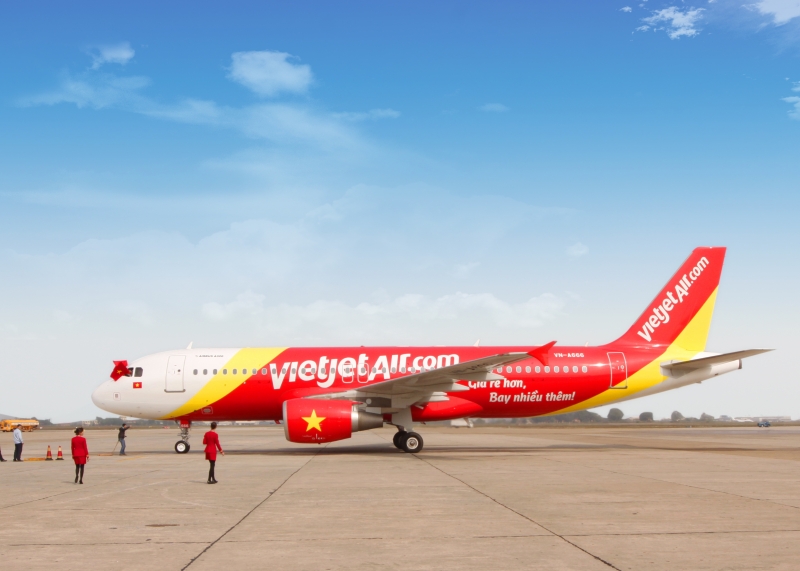 anh huong bao so 3 vietnam airlines va vietjet air phai huy nhieu chuyen bay