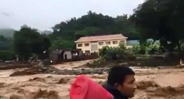 lu quet lu ong khien nhieu diem truong bi cuon troi hoc sinh phai nghi hoc
