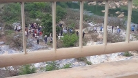 hoa binh dau dau xe buyt hai anh em ruot di xe may thuong vong