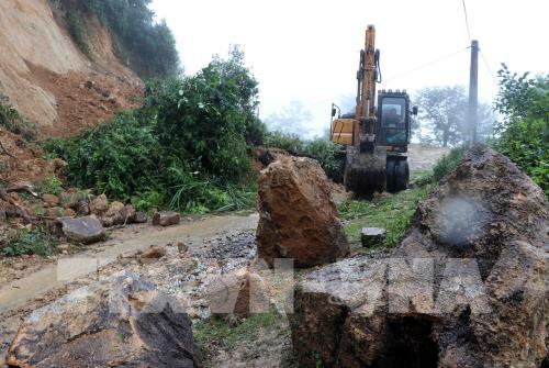 lai chau no luc thong duong den cac xa bien gioi sau mua lu