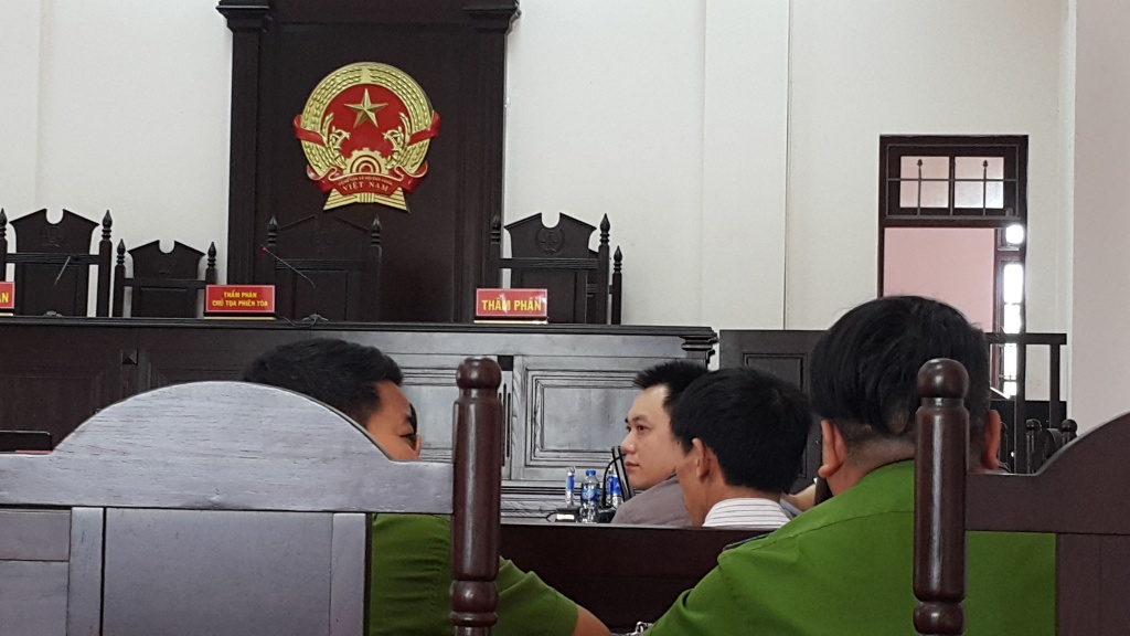 phuc tham vu container dam xe innova lui tren cao toc bi hai khong nhan duoc giay trieu tap