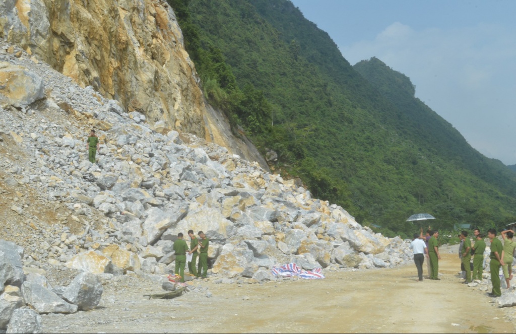 cao bang no min khien 3 nguoi tu vong 1 nguoi bi thuong