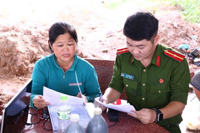 hang chuc tan chat thai cong nghiep tap ket trai phep giua khu dan cu