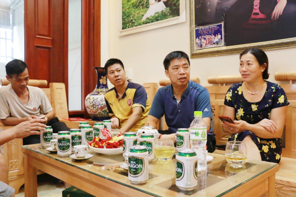 me cau thu van toan con thich bong da tu nho ca nha ho vao toi van khong biet con ghi ban
