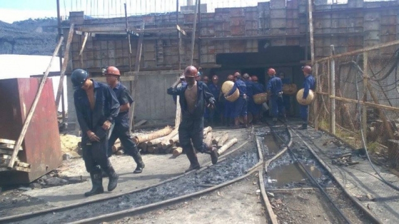 quang ninh buc duong nuoc ham lo 3 cong nhan thuong vong