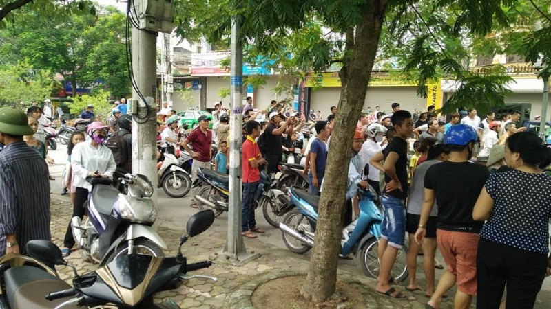 ha noi chay xe buyt du doi hanh khach hoang loan
