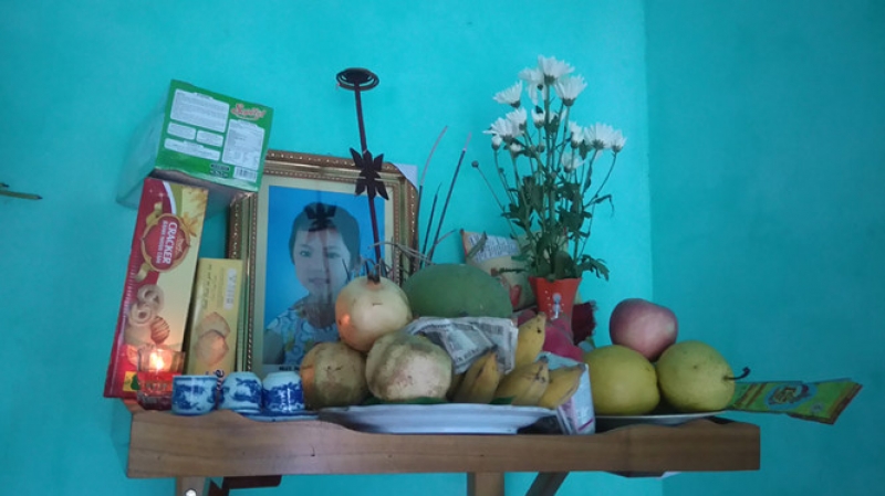 loi tran troi cua be gai bi bo cho uong thuoc diet co