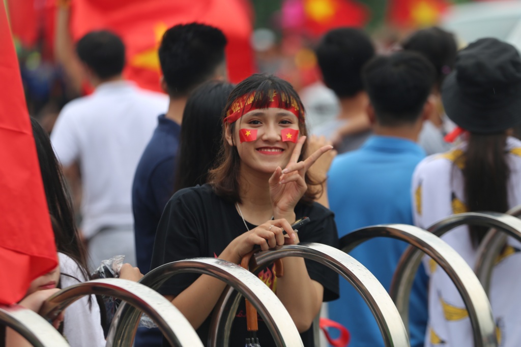 nguoi ham mo doi noc o to don doi tuyen u23 viet nam