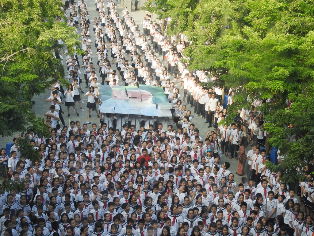 nuoc mat roi trong ngay khai giang dau tien vang bong thay van nhu cuong