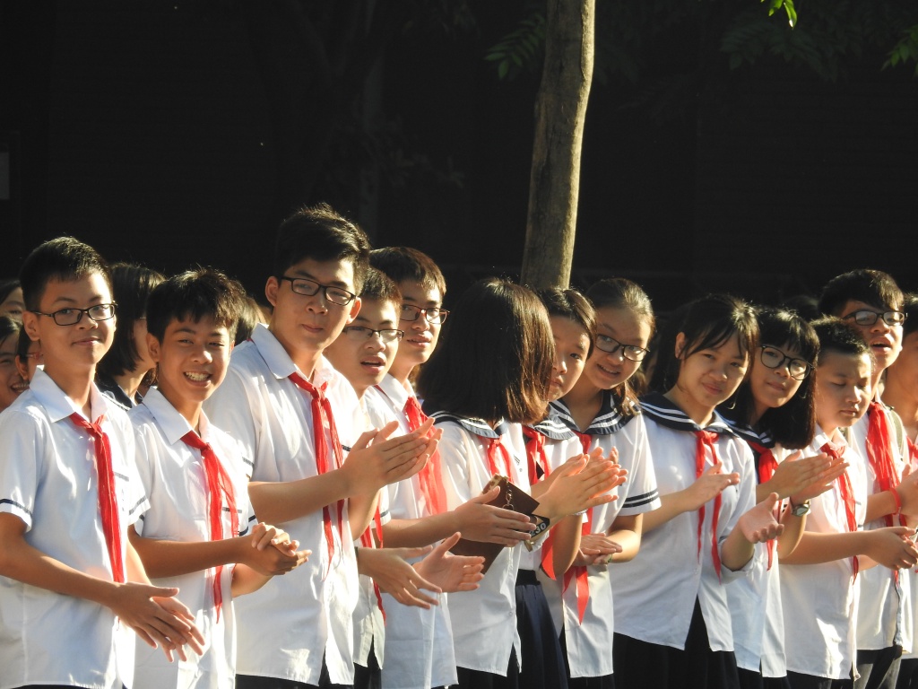 nuoc mat roi trong ngay khai giang dau tien vang bong thay van nhu cuong