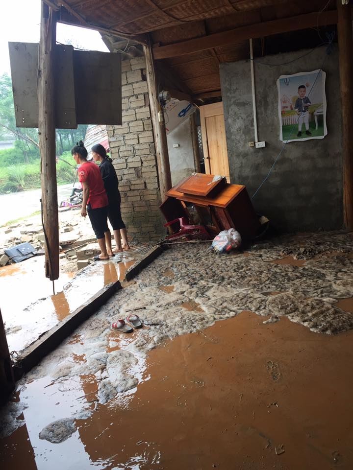 lao cai vo dap chua chat thai cua nha may phan bon nhieu nha dan bi ngap