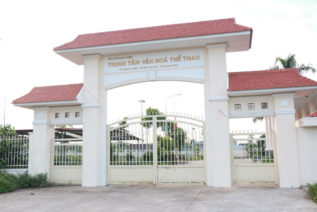 treo co ru trong le quoc tang chu tich nuoc tran dai quang tai que nha