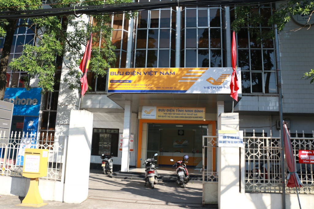 treo co ru trong le quoc tang chu tich nuoc tran dai quang tai que nha