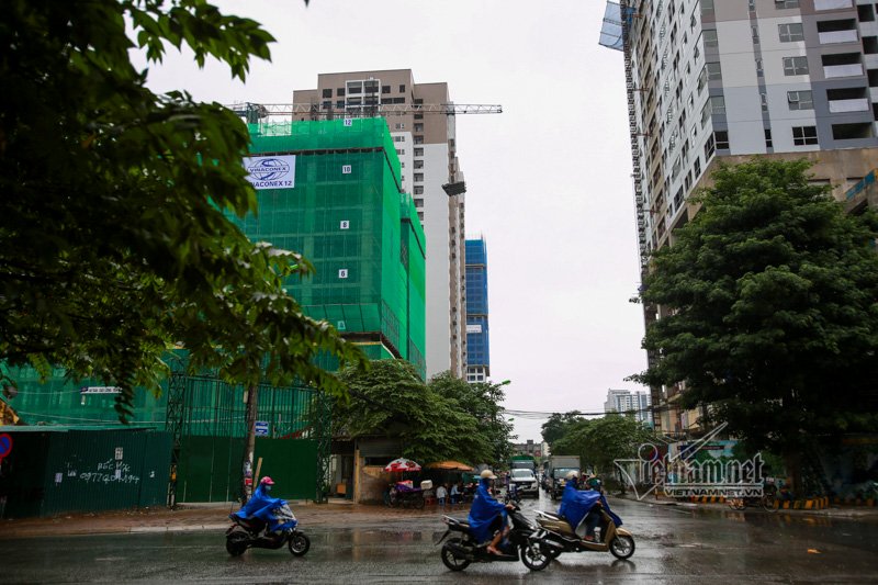 hinh anh hai hung len loi cac tuyen pho ha noi