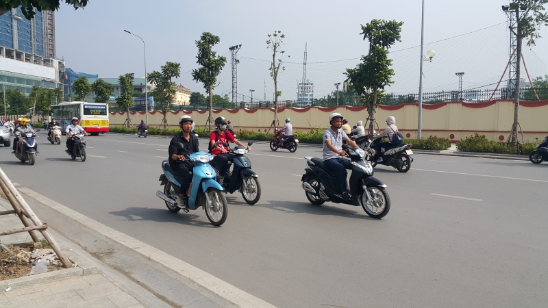 ca tuan ngay nang chieu toi co mua rao va dong rai rac