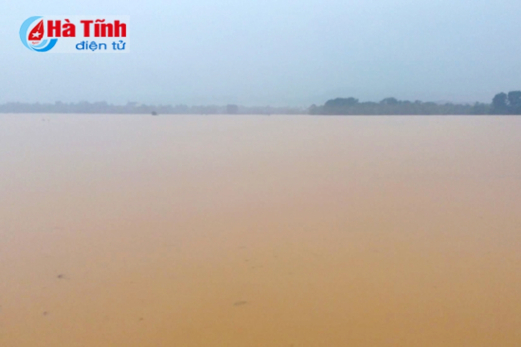 nhieu dia phuong o mien trung dang bi lu co lap