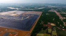 Dân phản ứng vì nghi nước thải tràn từ bãi rác Đa Phước