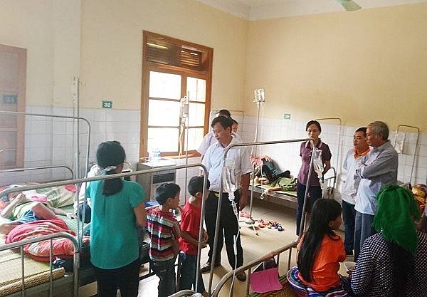 tim thay nguyen nhan khien 73 nguoi bi ngo doc khi an co cuoi o lao cai