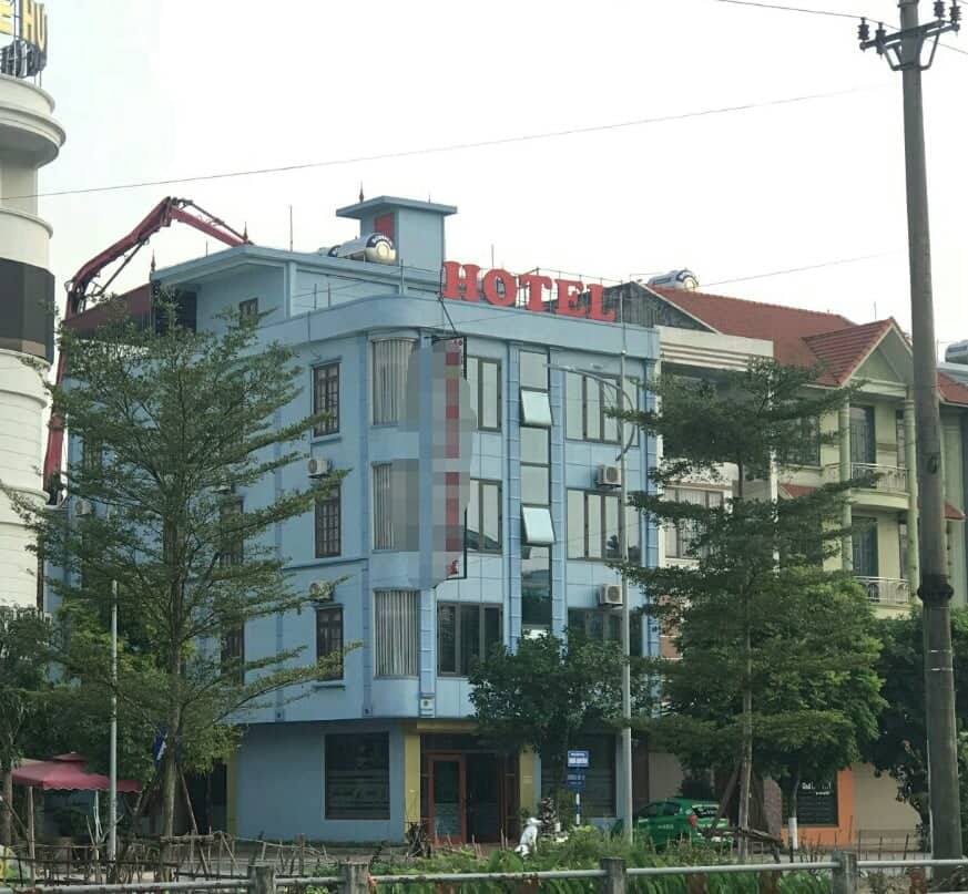 vu be gai 14 tuoi bi suy yeu nghi do quan he tinh duc tap the bo nuoi la nguoi nhu the nao