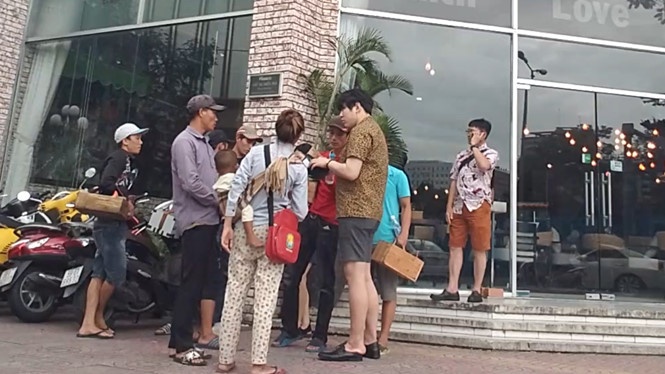 danh giay ban dua tran lot du khach truy trach nhiem lanh dao ubnd cong an phuong