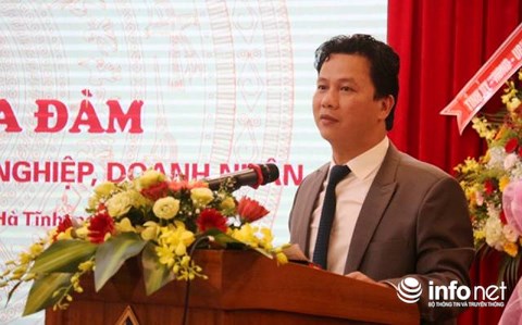 Chủ tịch Hà Tĩnh: Ai ngồi đây nhũng nhiễu DN, hãy nói ngay cho tôi chu tich ha tinh ai ngoi day nhung nhieu dn hay noi ngay cho toi