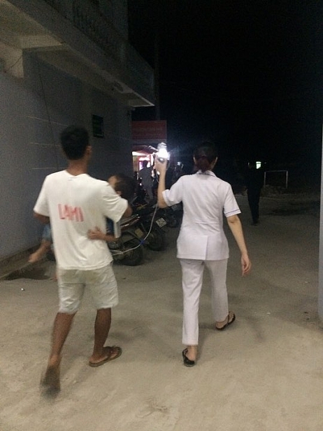 phu tho hon 100 tre mam non bi ngo doc thuc pham nghi la an banh day