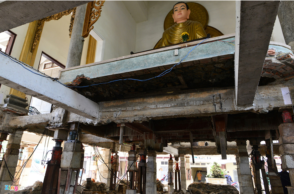 than den nang cao 3 m giang duong ngoi chua 2000 tan o sai gon