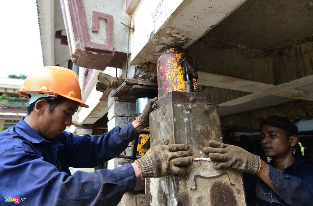 than den nang cao 3 m giang duong ngoi chua 2000 tan o sai gon