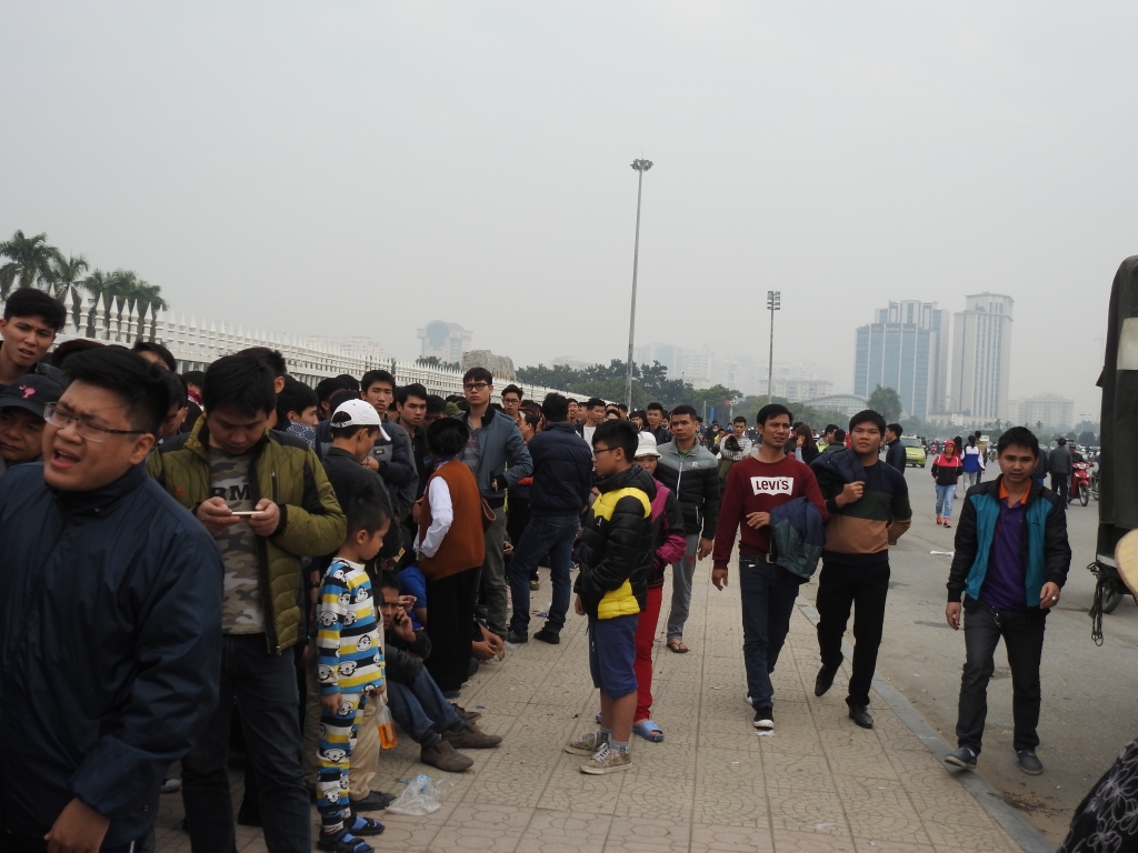 Vé xem trận Việt Nam-Indonesia giá 400 nghìn bị 'phe vé' đẩy lên 1,6 triệu ve xem tran viet nam indonesia gia 400 nghin bi phe ve day len 16 trieu