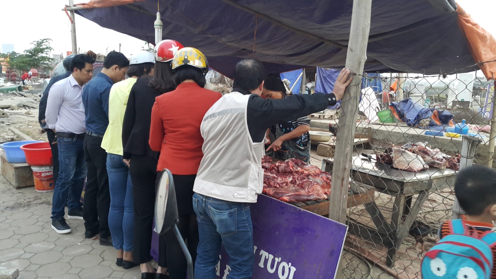 ha noi mo ban trau da dieu ca sau hut khach tai via he