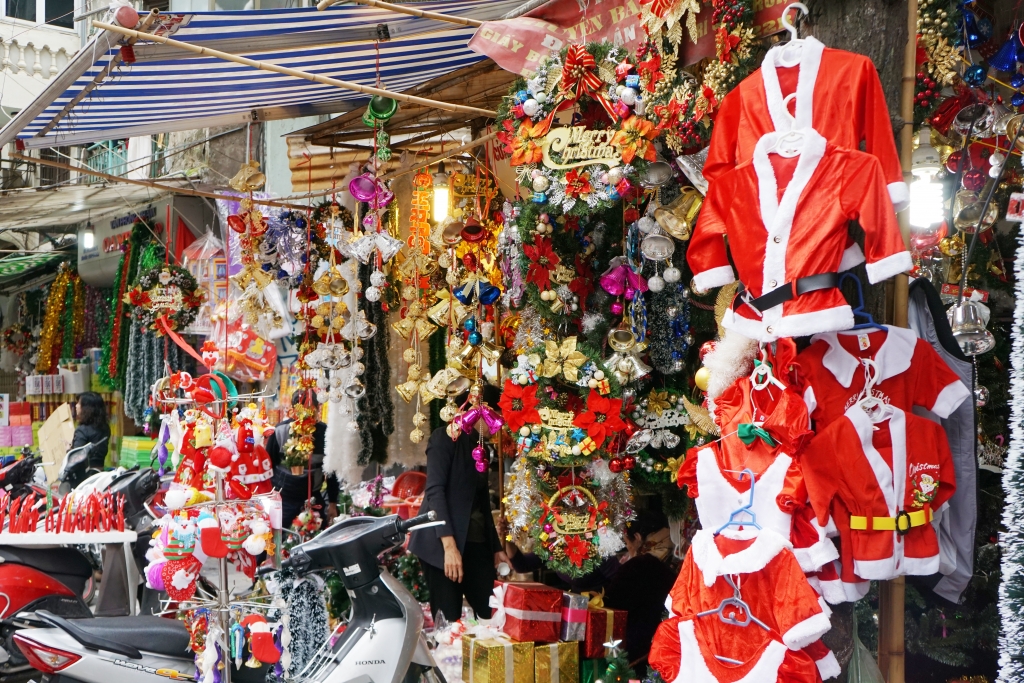 Thị trường Noel: Nhích giá khoảng 10% so với năm trước thi truong noel nhich gia khoang 10 so voi nam truoc