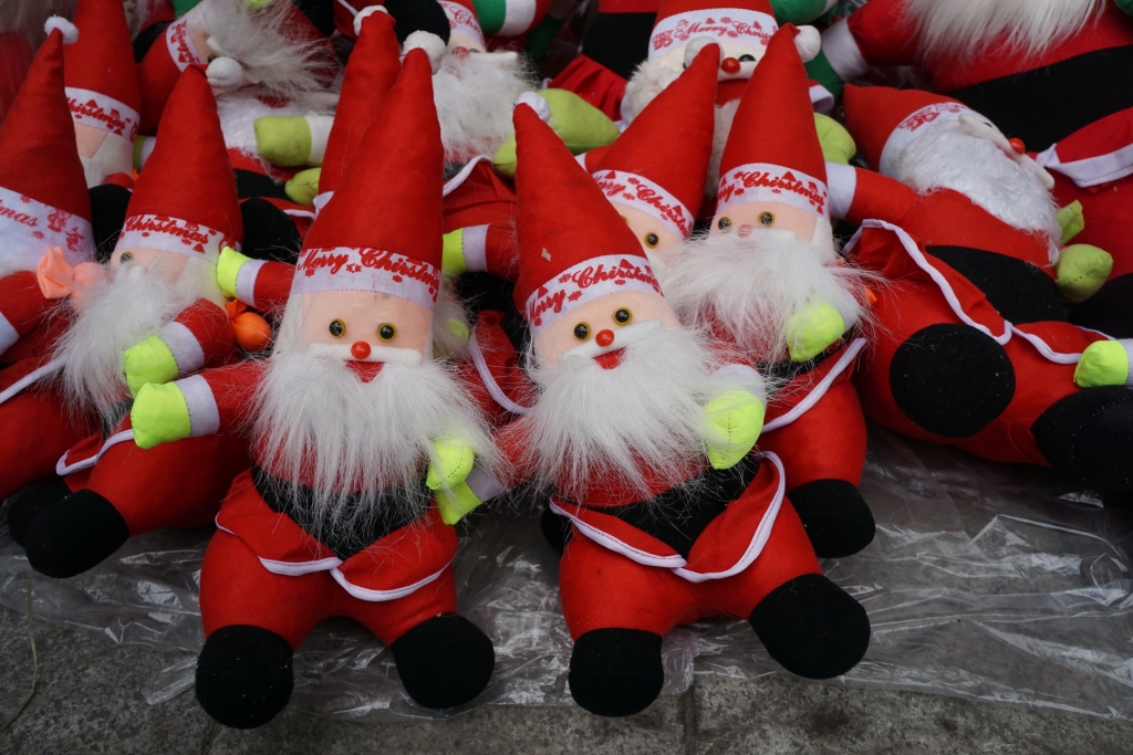 Thị trường Noel: Nhích giá khoảng 10% so với năm trước thi truong noel nhich gia khoang 10 so voi nam truoc