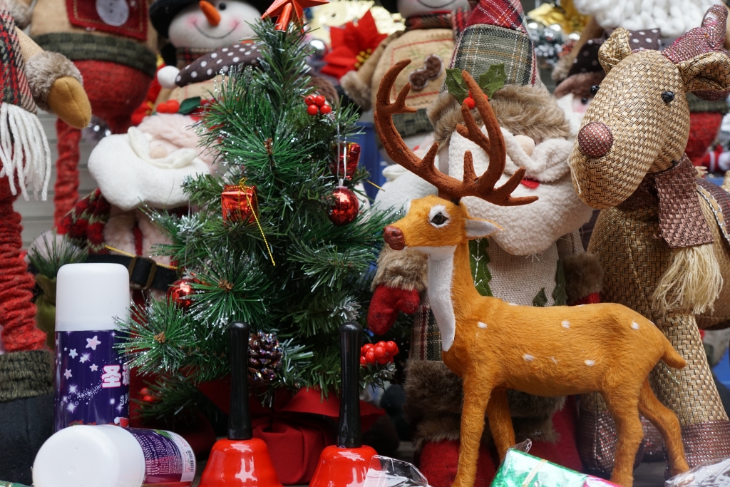 Thị trường Noel: Nhích giá khoảng 10% so với năm trước thi truong noel nhich gia khoang 10 so voi nam truoc
