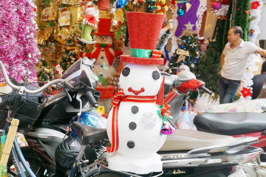 Thị trường Noel: Nhích giá khoảng 10% so với năm trước thi truong noel nhich gia khoang 10 so voi nam truoc