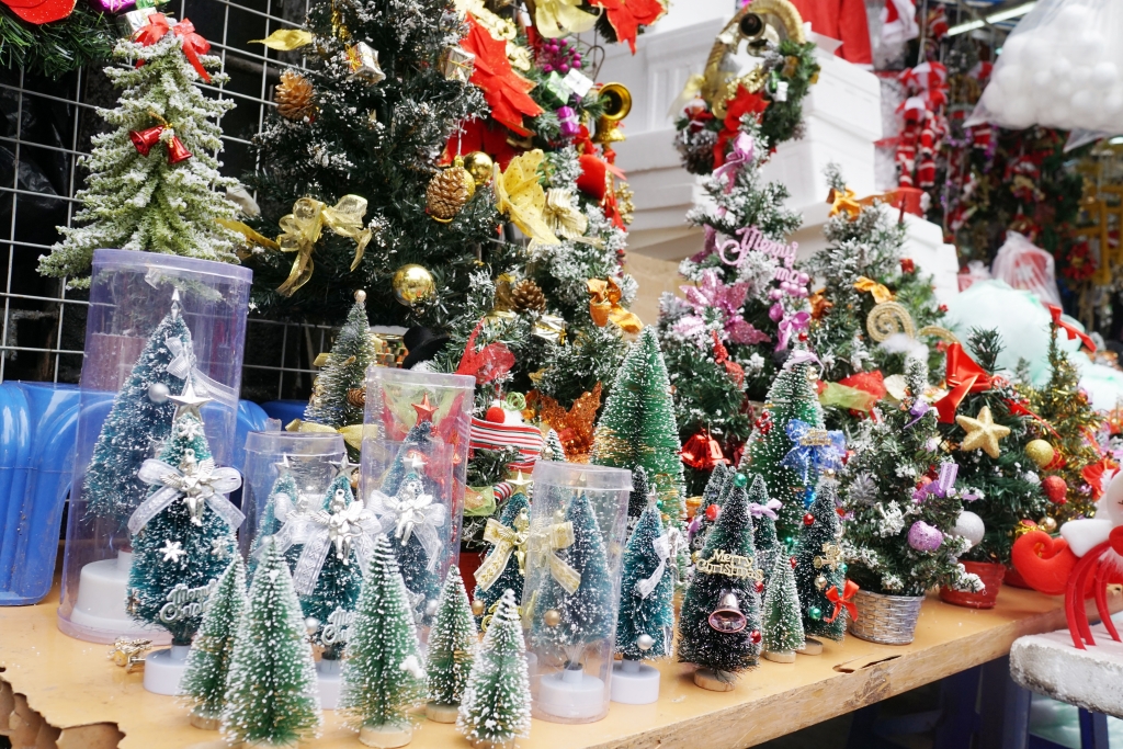Thị trường Noel: Nhích giá khoảng 10% so với năm trước thi truong noel nhich gia khoang 10 so voi nam truoc