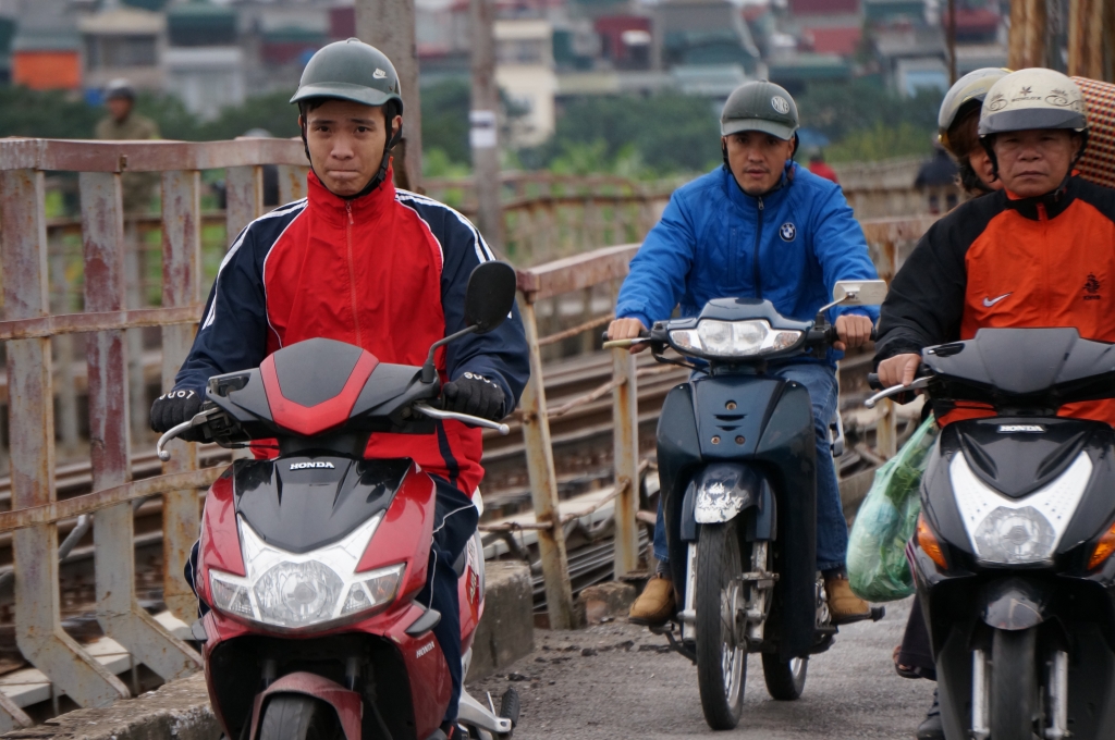 thoi tiet ngay 2912 mien bac troi ret canh bao mua lu o mien trung