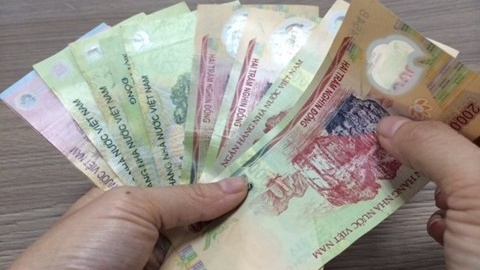 nam mau tuat mua quat canh sieu chat gia chi 2 trieu dong