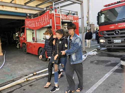 5 nguoi viet o dai loan thoat nan nho nhay tu cua so trong dem