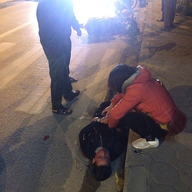 thuc hu thong tin xe may bi tai nan goi xe cap cuu 40 phut khong thay dau