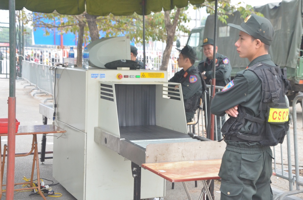 VFF lắp 3 màn hình ‘khủng’ ở sân Mỹ Đình và đoàn máy cày cổ vũ đội tuyển Việt Nam vff lap 3 man hinh khung o san my dinh va doan may cay co vu doi tuyen viet nam